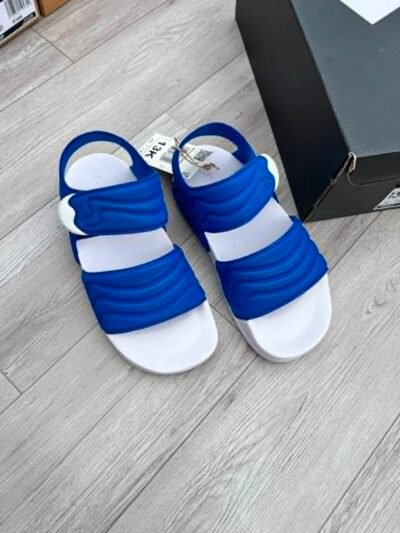 dc5400d7-bf9c-4142-8b66-1edc9cc1c3f2 Giày Adidas Xanh Dương - Size 32EU